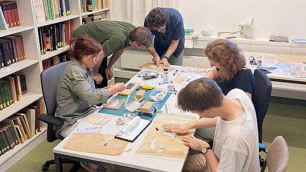 Rolling out cylinder seals Rolling out cylinder seals